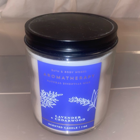 Bath and Body Works Aromatherapy Sleep Candle - Picture 3 of 3